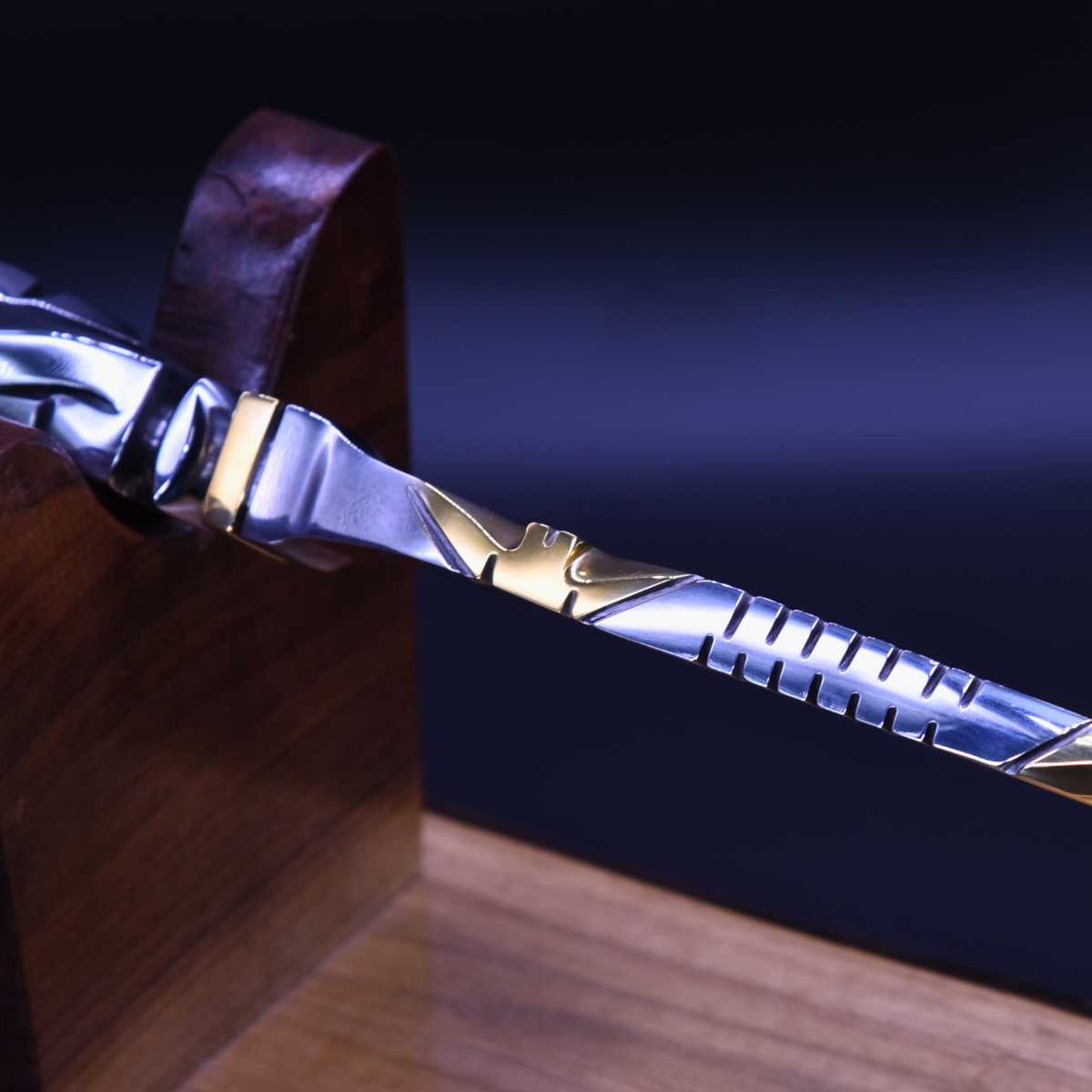 "The Quill" — Mixed Gold & Steel Blade