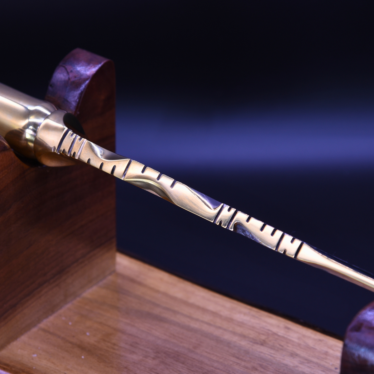 "The Stalker" — Mixed Gold & Steel Collector Knife