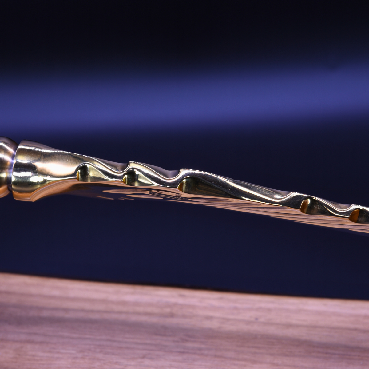 “The Gilded Fang” – Full Gold Collector Knife