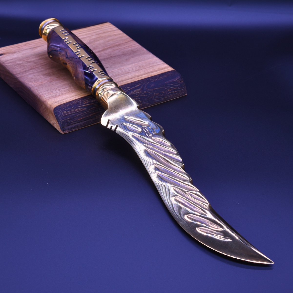 "The Riptide" — Full Gold Collector Knife