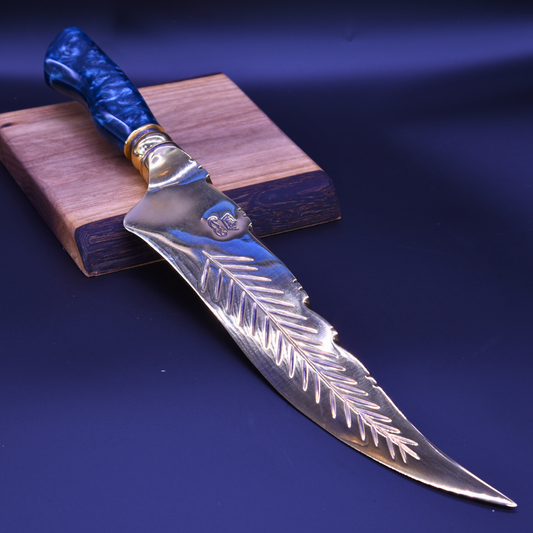 "The Frostleaf" — Full Gold Collector Knife