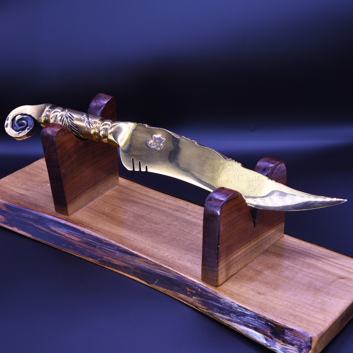 "The Fiddlehead" – Full Gold Collector Knife