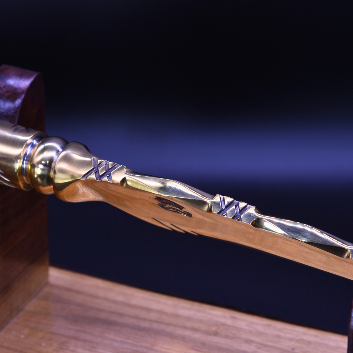 "The Fiddlehead" – Full Gold Collector Knife