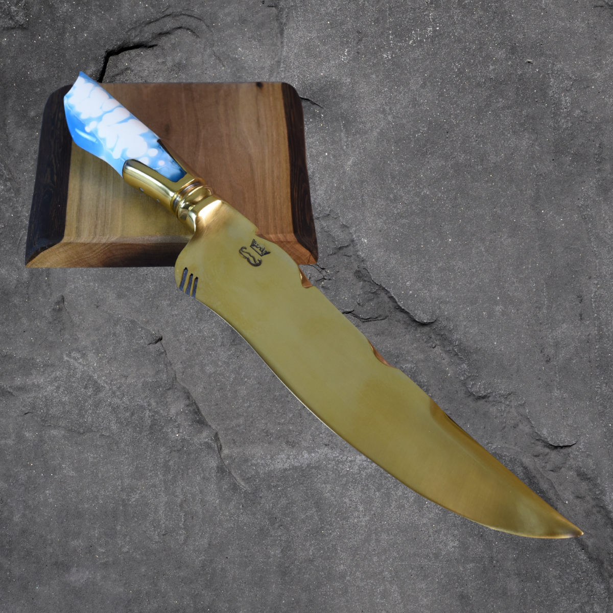 The Azure Fang — Partial Gold Collector's Blade