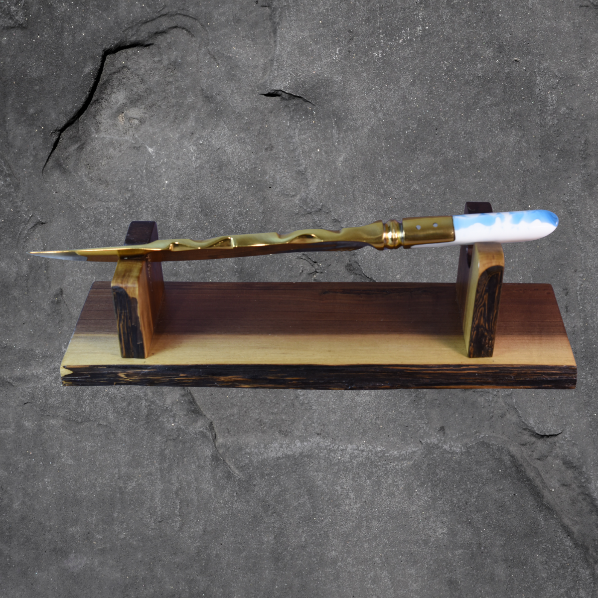 The Azure Fang — Partial Gold Collector's Blade