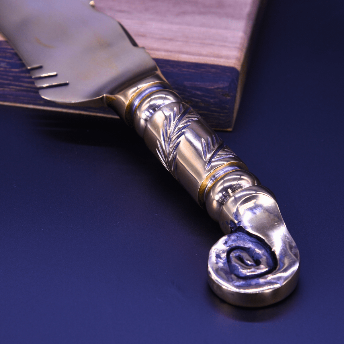 "The Fiddlehead" – Full Gold Collector Knife - OwnTheFire™