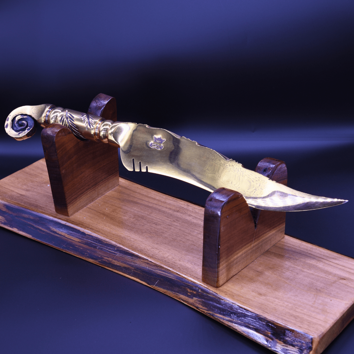 "The Fiddlehead" – Full Gold Collector Knife - OwnTheFire™