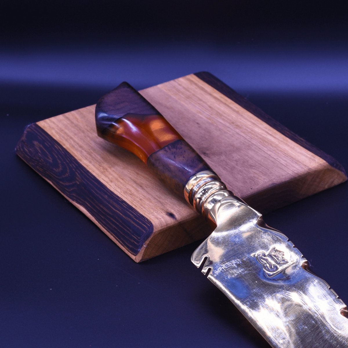 “The Gilded Fang” – Full Gold Collector Knife - OwnTheFire™