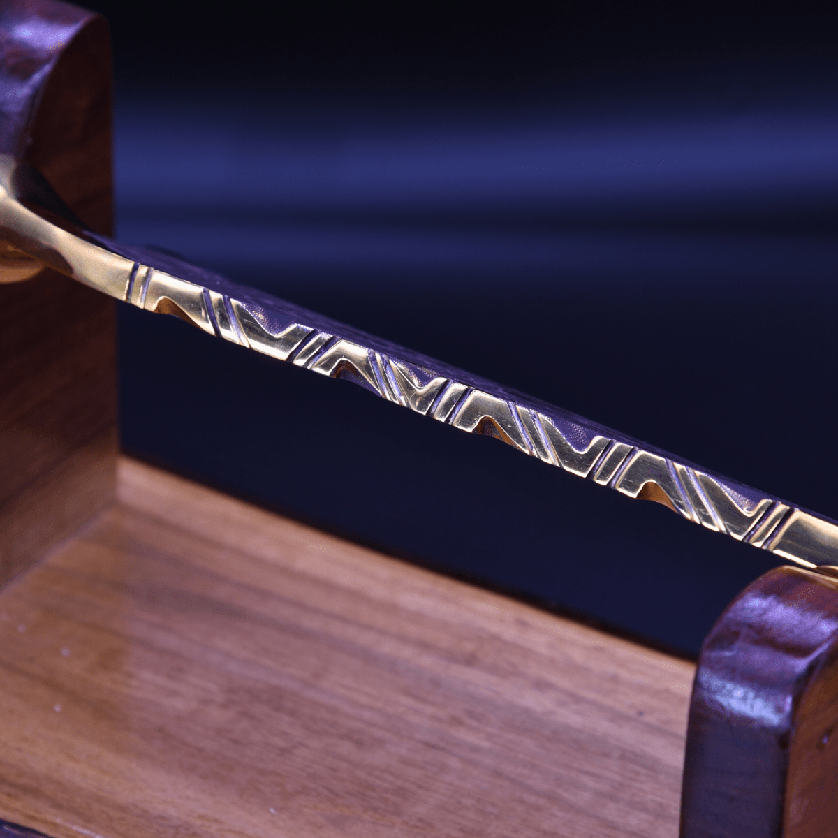 "The Monarch" — Full Gold Collector Knife - OwnTheFire™