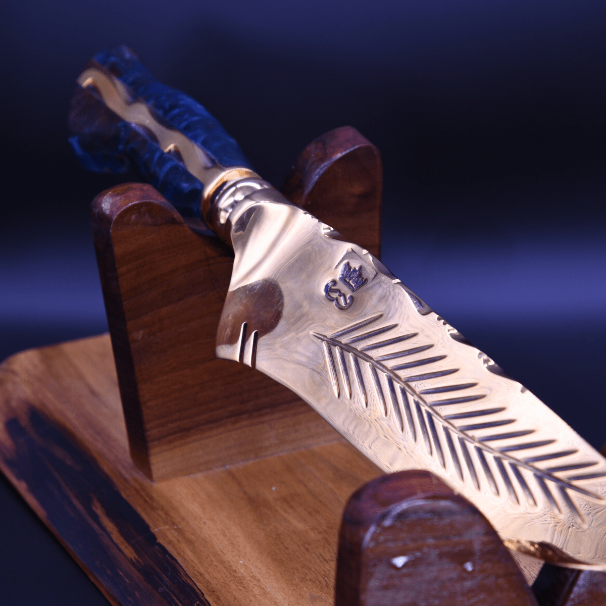 "The Sovereign Thorn" — Full Gold Collector Knife - OwnTheFire™